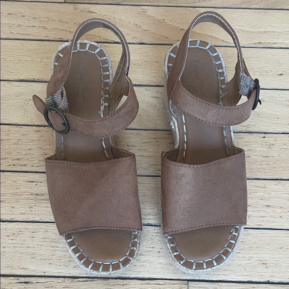 Universal Thread Tan Suede Ankle-Strap Sandals - image 4